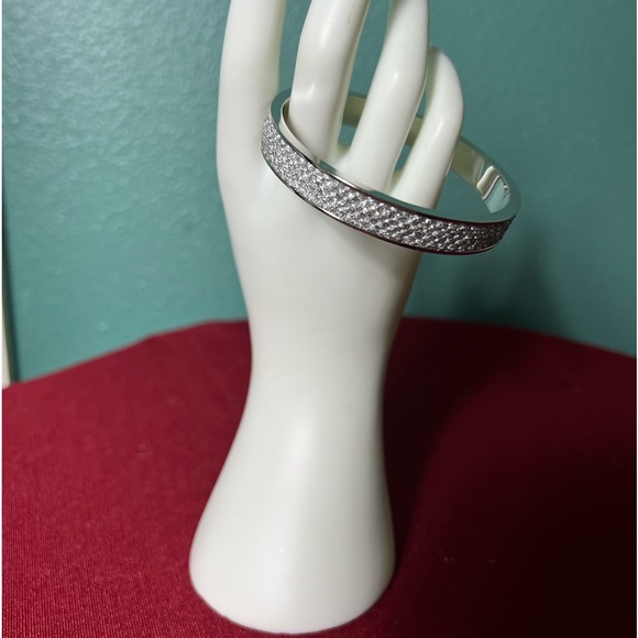KATE SPADE💥VINAGE💥Inspire Silver Tone Bangle - Picture 3 of 10